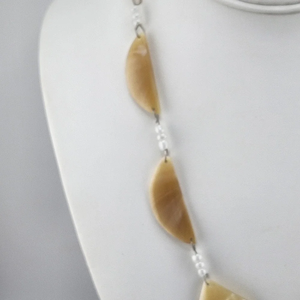 Vintage Shell‎ And Bead Necklace